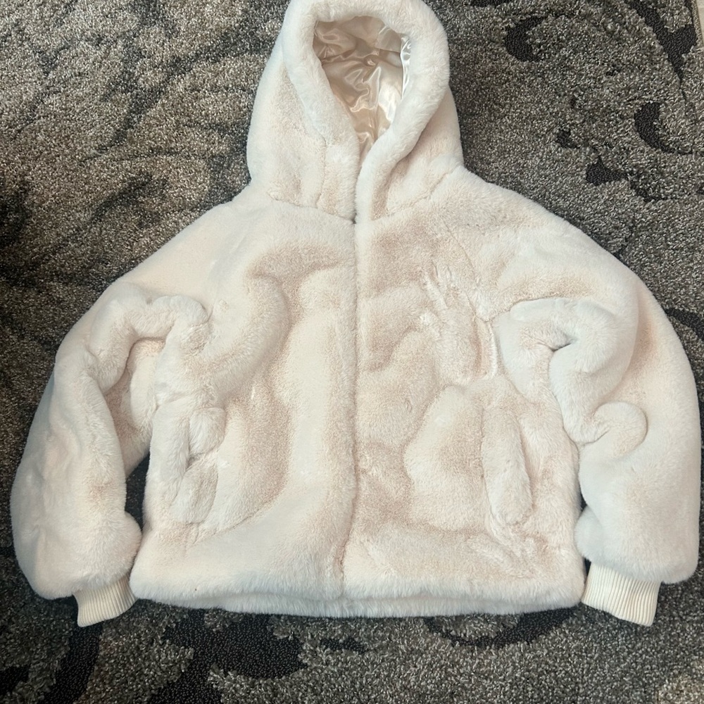 Woman’s cream Faux Fur Hooded Jacket